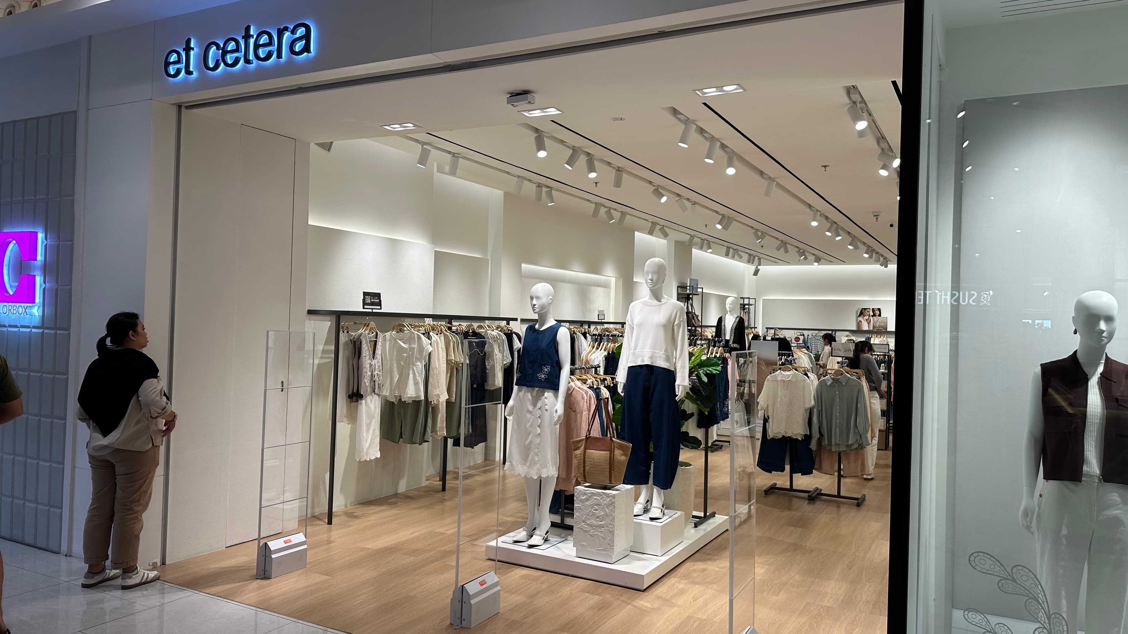 Acrylic alarm gate (EAS) for Et Cetera at Pakuwon Mall Bekasi, Jawa Barat